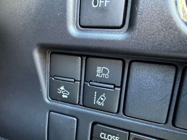 Toyota VOXY 2017-09 195189-16