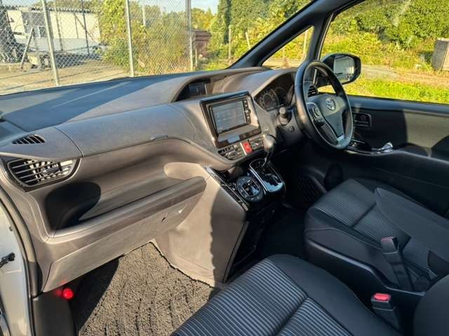 Toyota VOXY 2017-09 195189-10