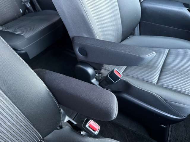 Toyota VOXY 2017-09 195189-24