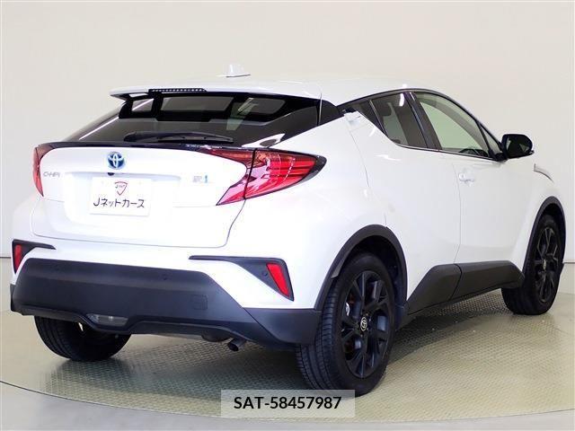 Toyota C-HR 2021-12 323062-3