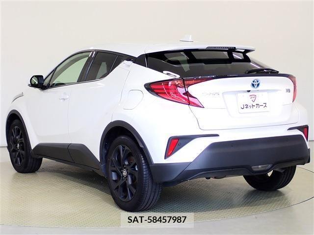 Toyota C-HR 2021-12 323062-6