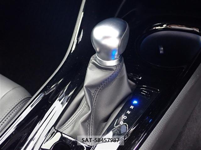 Toyota C-HR 2021-12 323062-16