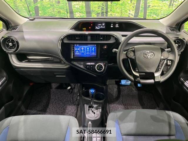 Toyota AQUA 2017-07 389310-1