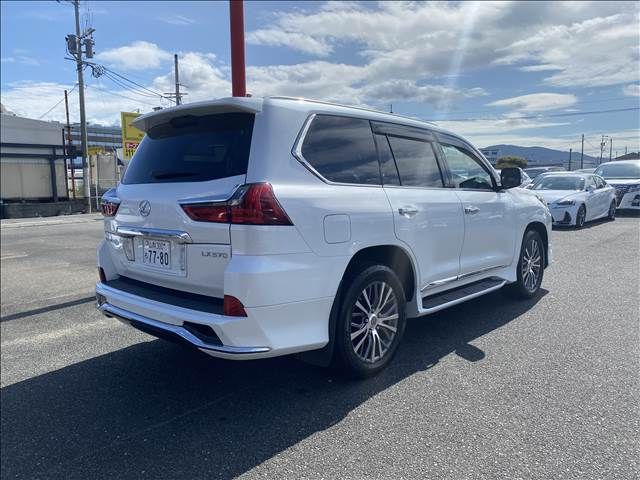Lexus LX 2017-02 12095-13