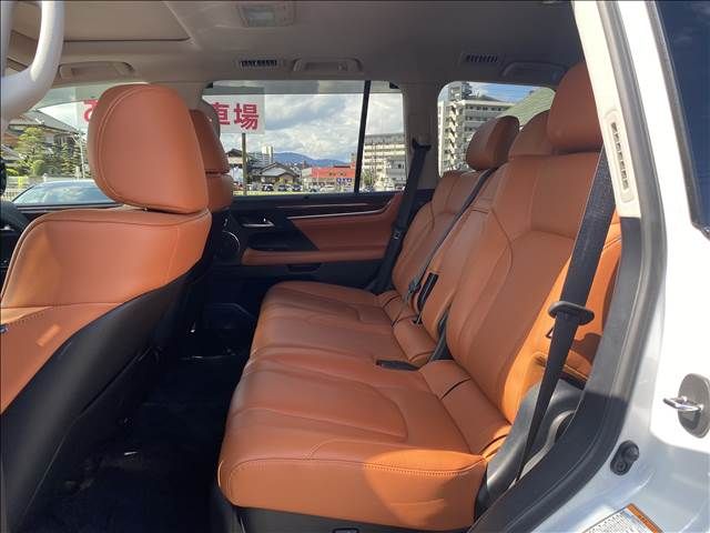 Lexus LX 2017-02 12095-5