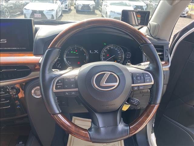 Lexus LX 2017-02 12095-1