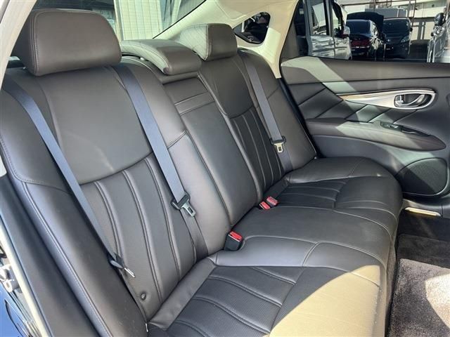 Nissan FUGA HYBRID 2011-12 195139-19
