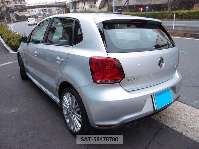 VolksWagen POLO 2013-12 213504-2