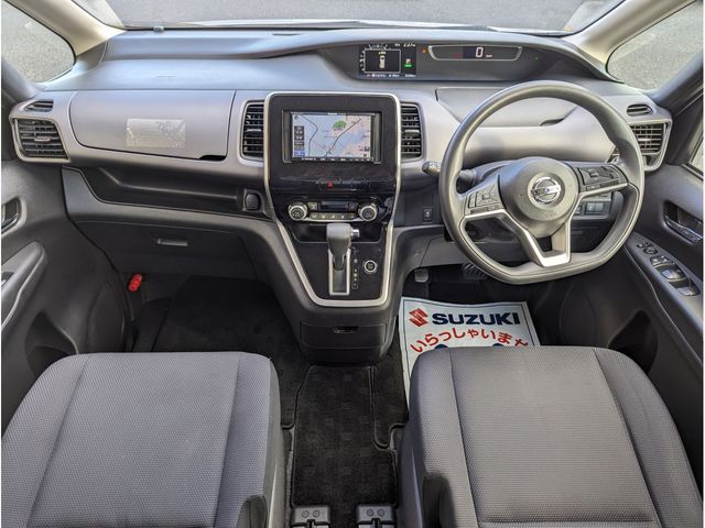 Nissan SERENA 2016-09 19927-1