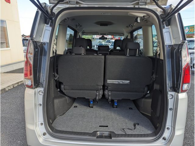 Nissan SERENA 2016-09 19927-12