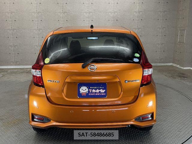 Nissan NOTE 2016-11 347404-5
