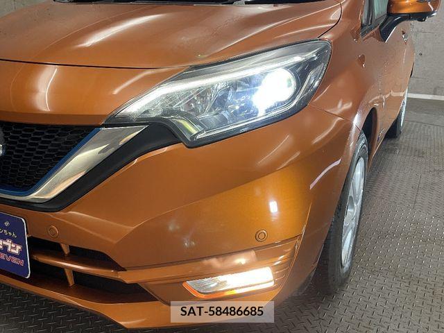 Nissan NOTE 2016-11 347404-8