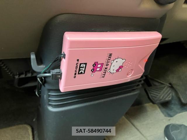 Suzuki PALETTE 2010-02 393190-17