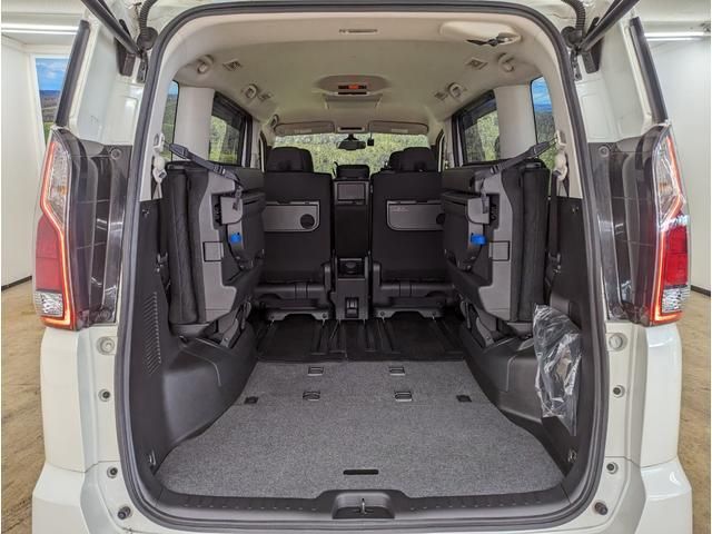 Nissan SERENA 2016-10 184831-12