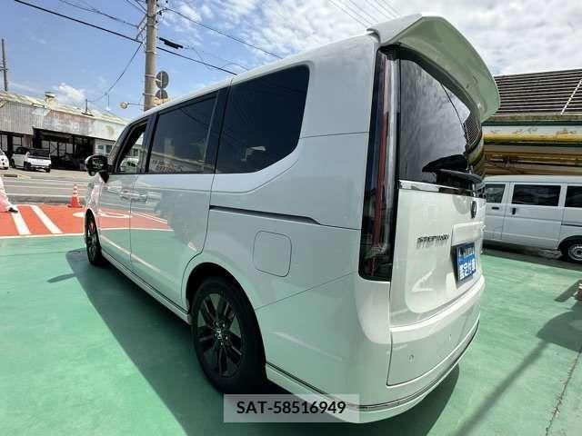 Honda e 2023-10 332651-3
