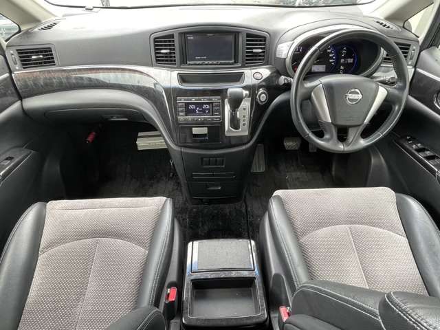 Nissan ELGRAND 2010-10 13121-6