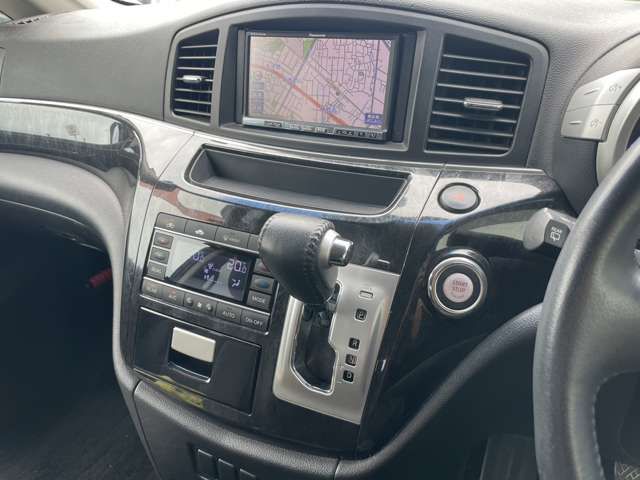 Nissan ELGRAND 2010-10 13121-8