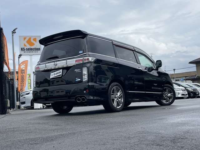 Nissan ELGRAND 2010-10 13121-1