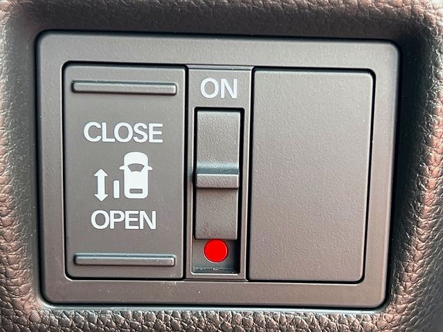 Honda N BOX CUSTOM 2018-06 4062-19
