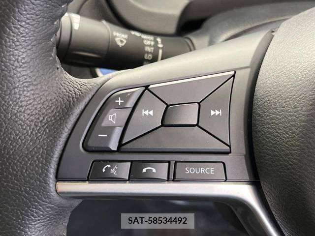 Nissan NOTE 2018-04 329615-8