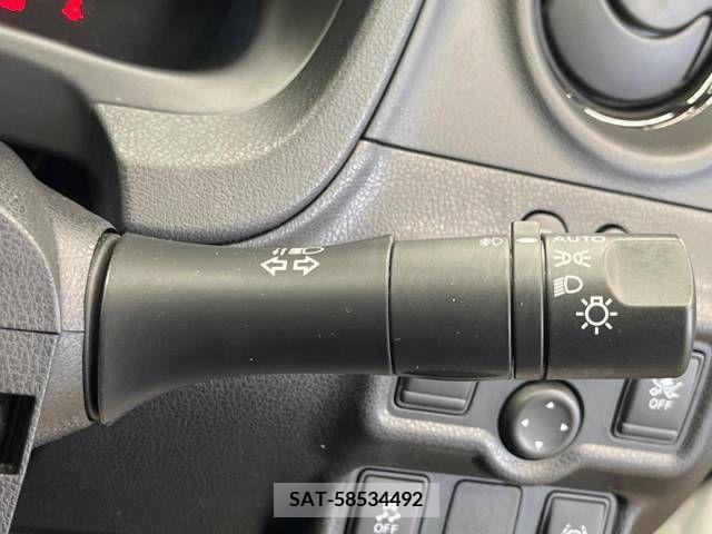 Nissan NOTE 2018-04 329615-6