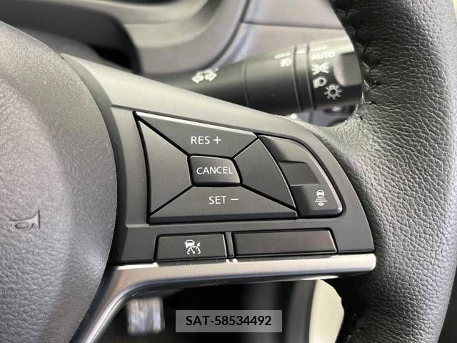 Nissan NOTE 2018-04 329615-5