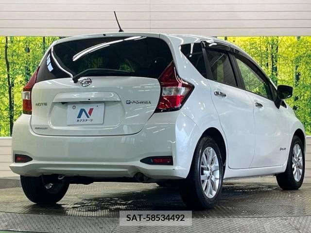 Nissan NOTE 2018-04 329615-17
