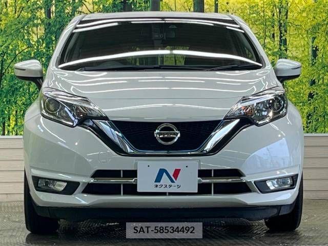 Nissan NOTE 2018-04 329615-14