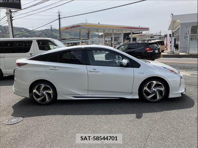 Toyota PRIUS 2016-08 322392-3