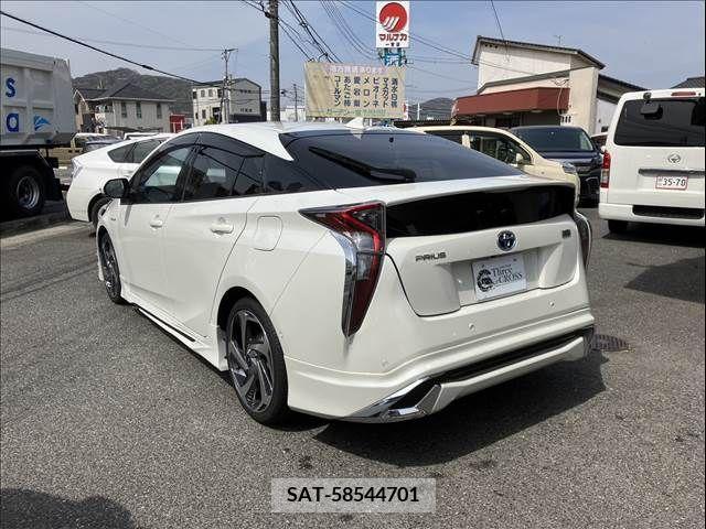 Toyota PRIUS 2016-08 322392-6