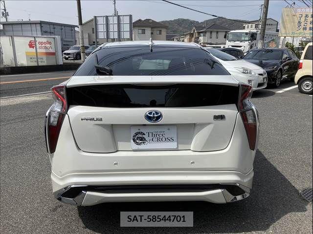 Toyota PRIUS 2016-08 322392-5