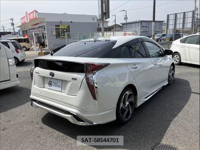 Toyota PRIUS 2016-08 322392-4