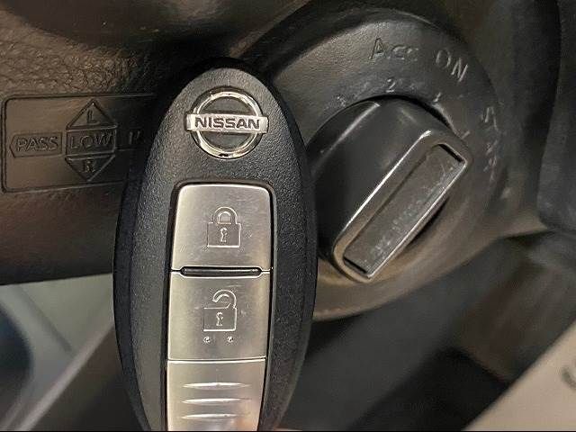 Nissan TIIDA 2008-01 188448-5