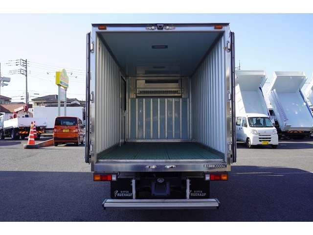Mitsubishi CANTER 2016-02 196598-17