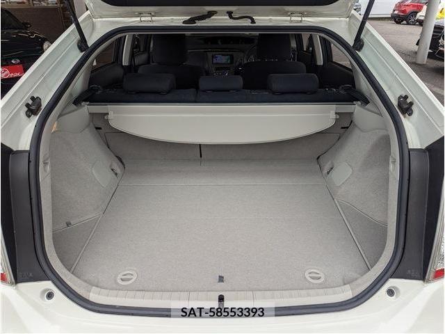 Toyota PRIUS 2015-03 322055-9