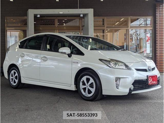 Toyota PRIUS 2015-03 322055-1