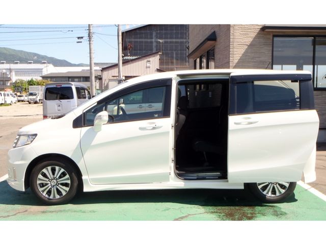 Honda FREED SPIKE 2012-10 2423-4