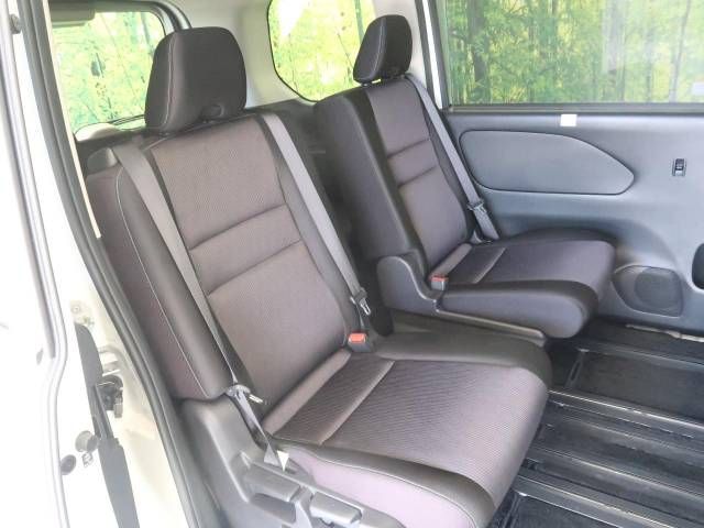 Nissan SERENA 2018-06 182000-9
