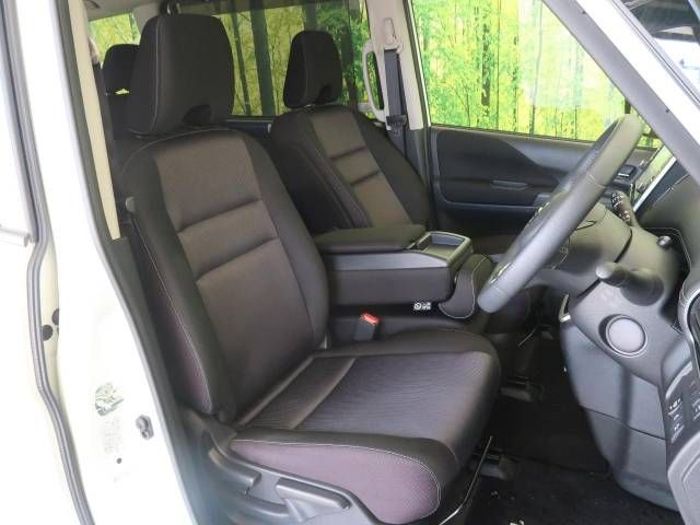 Nissan SERENA 2018-06 182000-8