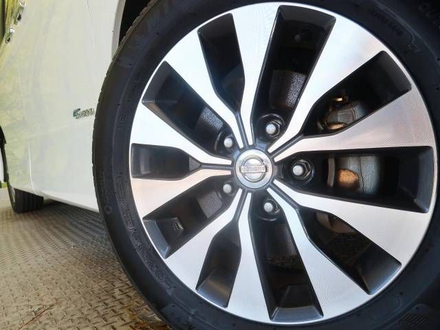 Nissan SERENA 2018-06 182000-14