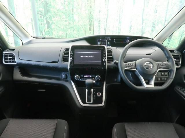 Nissan SERENA 2018-06 182000-1