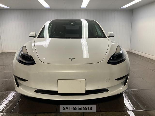 Tesla MODEL 3 2022-11 215400-5