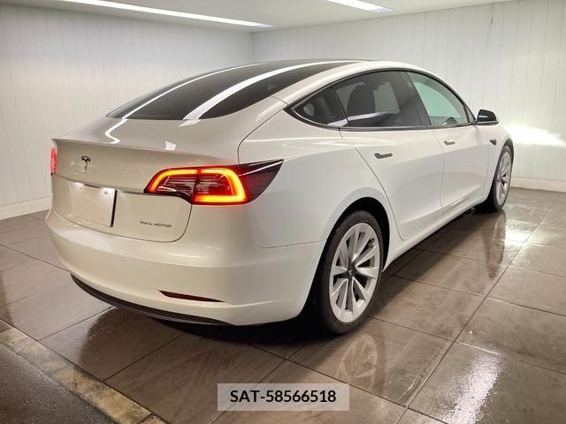 Tesla MODEL 3 2022-11 215400-6
