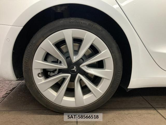 Tesla MODEL 3 2022-11 215400-9