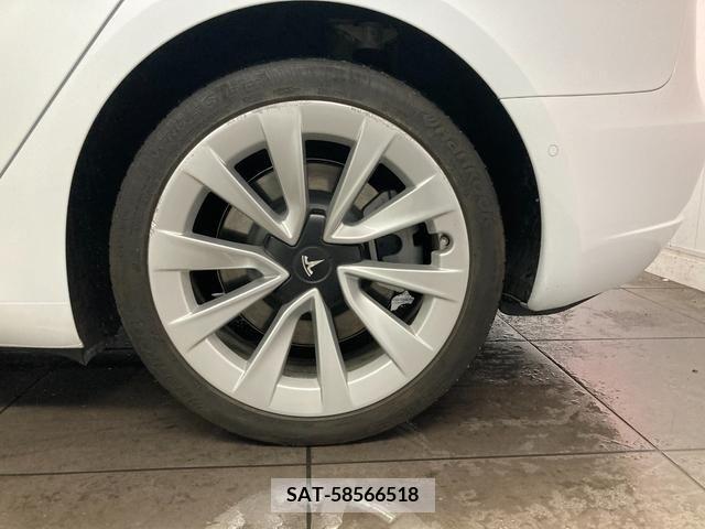 Tesla MODEL 3 2022-11 215400-10