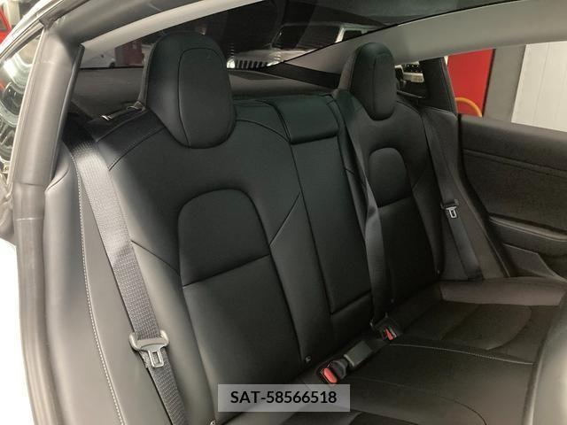 Tesla MODEL 3 2022-11 215400-17