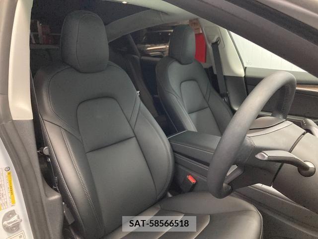 Tesla MODEL 3 2022-11 215400-1