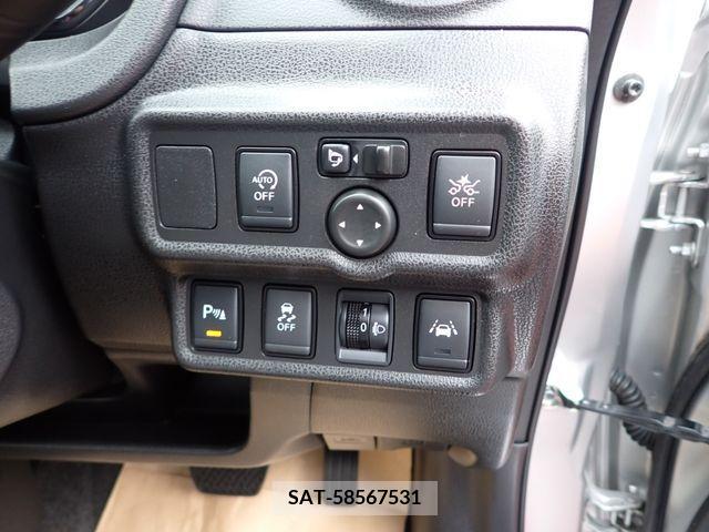 Nissan NOTE 2018-10 216215-10