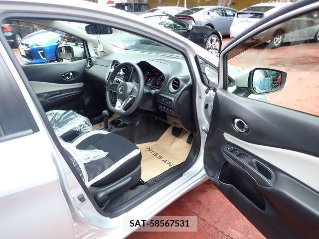 Nissan NOTE 2018-10 216215-8
