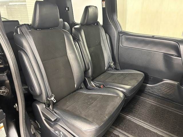 Toyota NOAH 2017-01 28286-9
